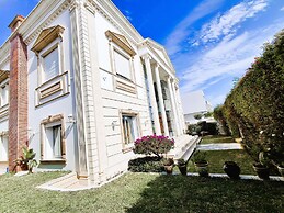 L'Orchidée - Luxury Suites