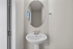 Beautiful 5BR Home Private Pool and Themed Rooms