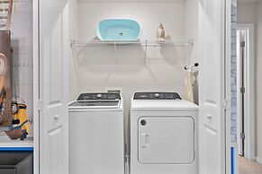 Beautiful 5BR Home Private Pool and Themed Rooms