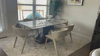 Spacious 2Br w/ Fireplace - Sleeps 4 - Bbq - Lake