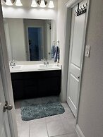 Spacious 2Br w/ Fireplace - Sleeps 4 - Bbq - Lake
