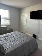 Spacious 2Br w/ Fireplace - Sleeps 4 - Bbq - Lake