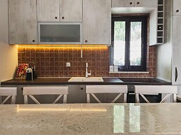 Cozy Karuc Home