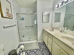 SEA Coast Court 37242