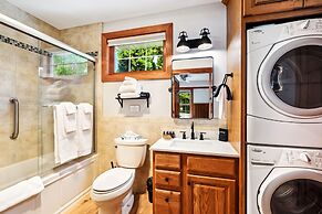 Spruce and Shore Motel