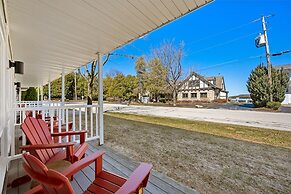 Spruce and Shore Motel