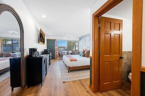 Spruce and Shore Motel