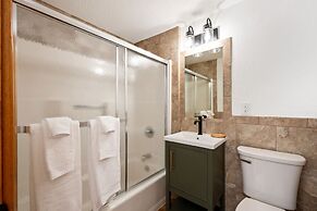 Spruce and Shore Motel