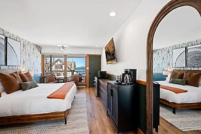 Spruce and Shore Motel