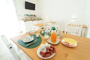 Velis - art & hospitality