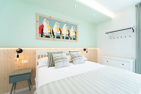 Velis - art & hospitality