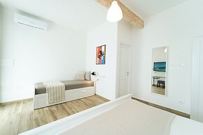 Velis - art & hospitality