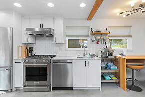 Ember & Glow Loft Retreat (113553555)