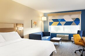 Holiday Inn Express and Suites Muncie Northwest by IHG