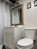 Pet & Family Friendly-2BD-1BA-Sleeps 6-8-Pond-Deck