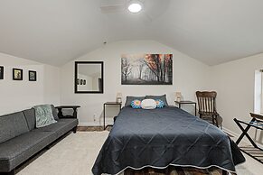 Pet & Family Friendly-2BD-1BA-Sleeps 6-8-Pond-Deck