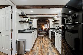 Pet & Family Friendly-2BD-1BA-Sleeps 6-8-Pond-Deck