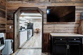 Pet & Family Friendly-2BD-1BA-Sleeps 6-8-Pond-Deck