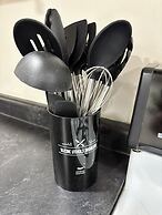 Pet & Family Friendly-2BD-1BA-Sleeps 6-8-Pond-Deck