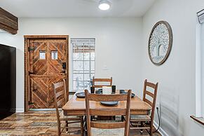 Pet & Family Friendly-2BD-1BA-Sleeps 6-8-Pond-Deck