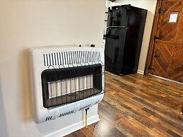 Pet & Family Friendly-2BD-1BA-Sleeps 6-8-Pond-Deck