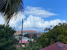 Bay Heights Escape- Courtyard Studios