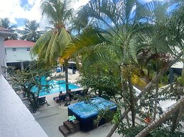 Bay Heights Escape- Courtyard Studios