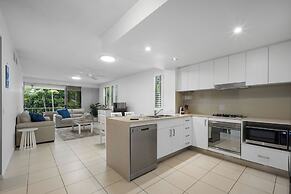 Pool View 3-Bed Oasis in Drift Resort