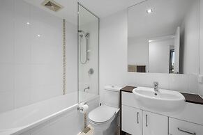 Pool View 3-Bed Oasis in Drift Resort