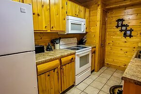 Cozy Cabin w Game Room hot tub Creek