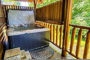 Cozy Cabin w Game Room hot tub Creek
