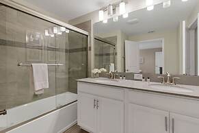 Amazing 4bdr w Pool Near Disney - 4914