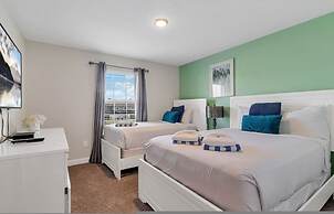 Amazing 4bdr w Pool Near Disney - 4914