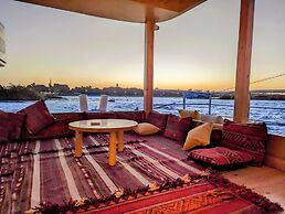 Dahabiya Nile sailing Luxor to Aswan