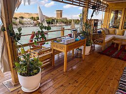 Dahabiya Nile sailing Luxor to Aswan