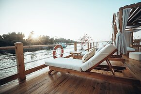 Dahabiya Nile sailing Luxor to Aswan