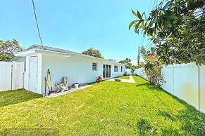 Chic 3BR 2BA Getaway With Private Pool Oasis