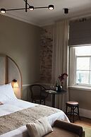 Empire Hotel