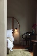 Empire Hotel