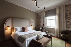 Empire Hotel