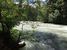 Glacier Mt Baker Lodging