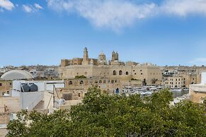 Magnificent Sea View Penthouse Cospicua