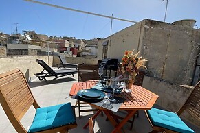 Magnificent Sea View Penthouse Cospicua