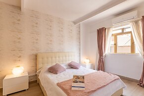 Magnificent Sea View Penthouse Cospicua