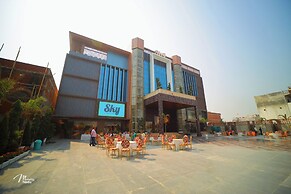 Sky Hotel & Resort