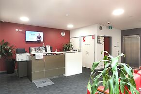 Alston Apartments Hotel