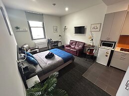 Alston Apartments Hotel