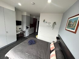 Alston Apartments Hotel