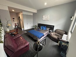 Alston Apartments Hotel