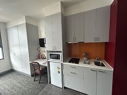 Alston Apartments Hotel